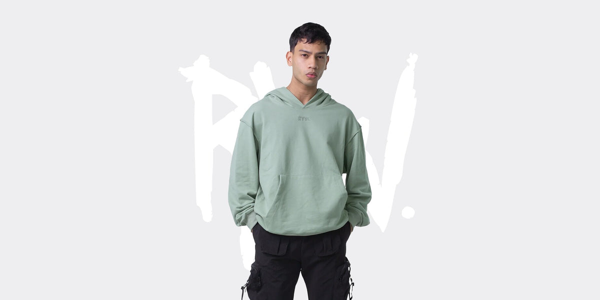 Apparel: RYW.