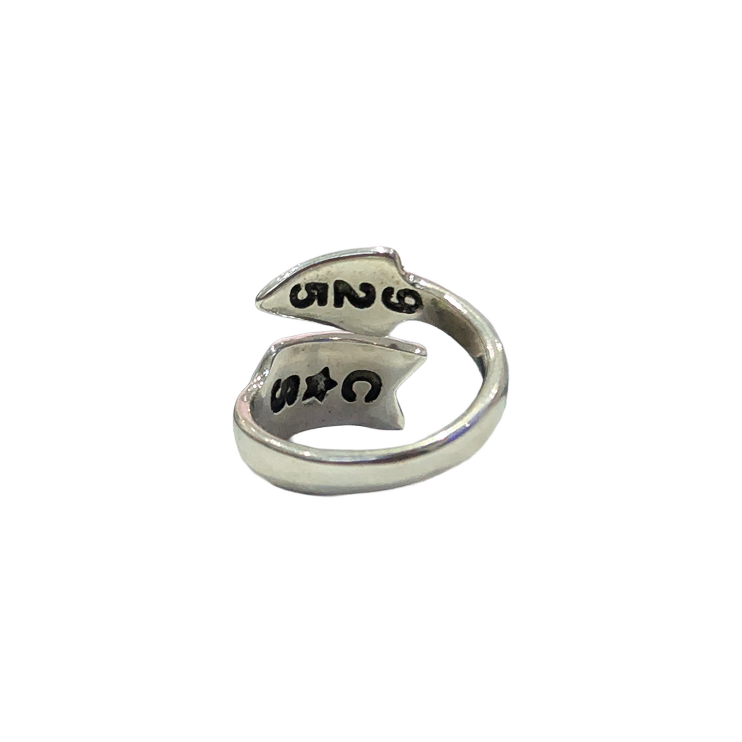 CODY SANDERSON Twisted Arrow Ring Silver (SS25)