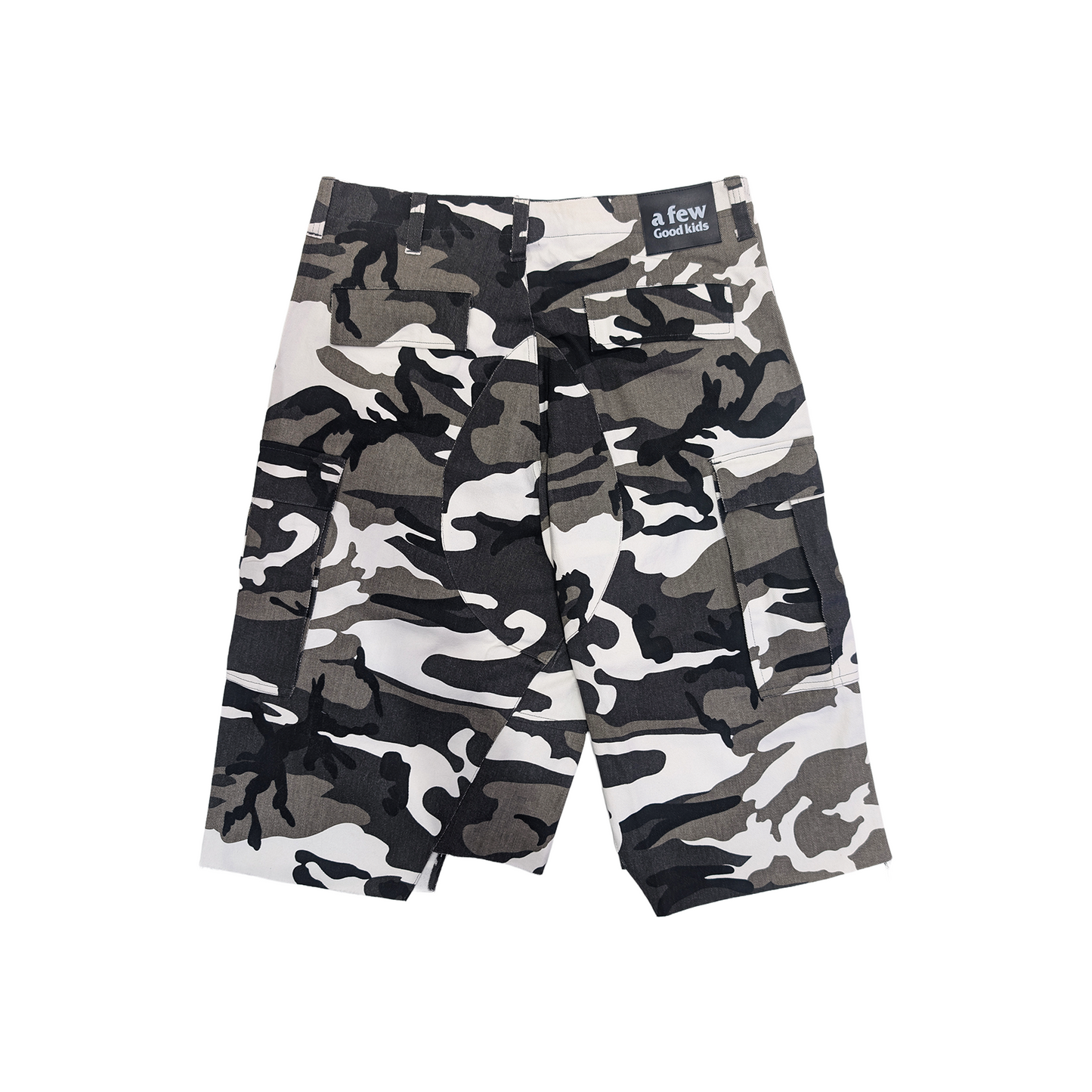 a few Good kids Snow Camouflage Cropped Pants Snow Camo (SS25)