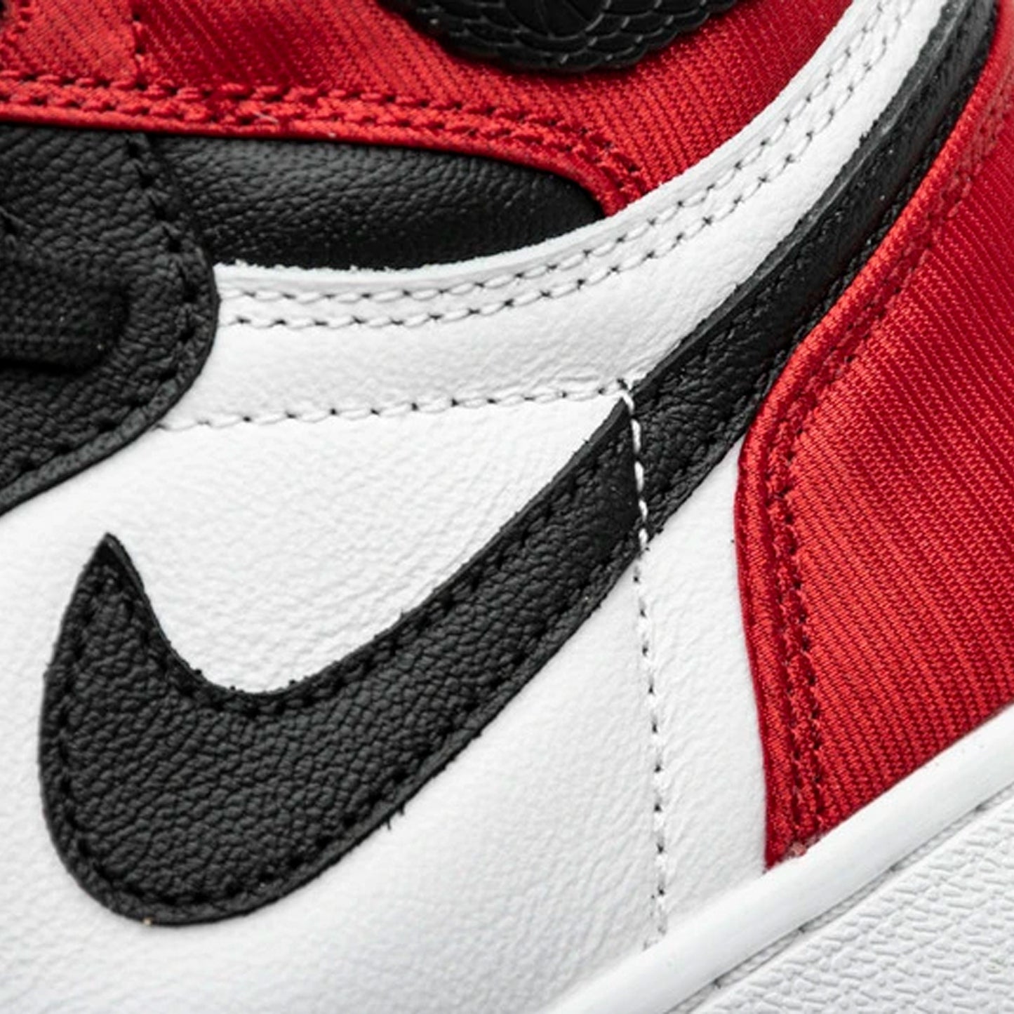 Jordan 1 Retro High Satin Black Toe (W)