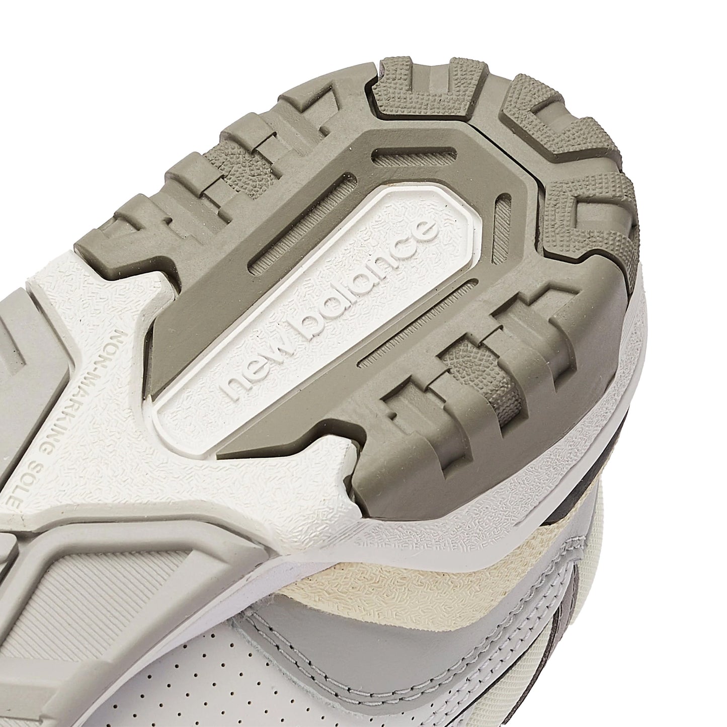 New Balance 550 Salt and Pepper