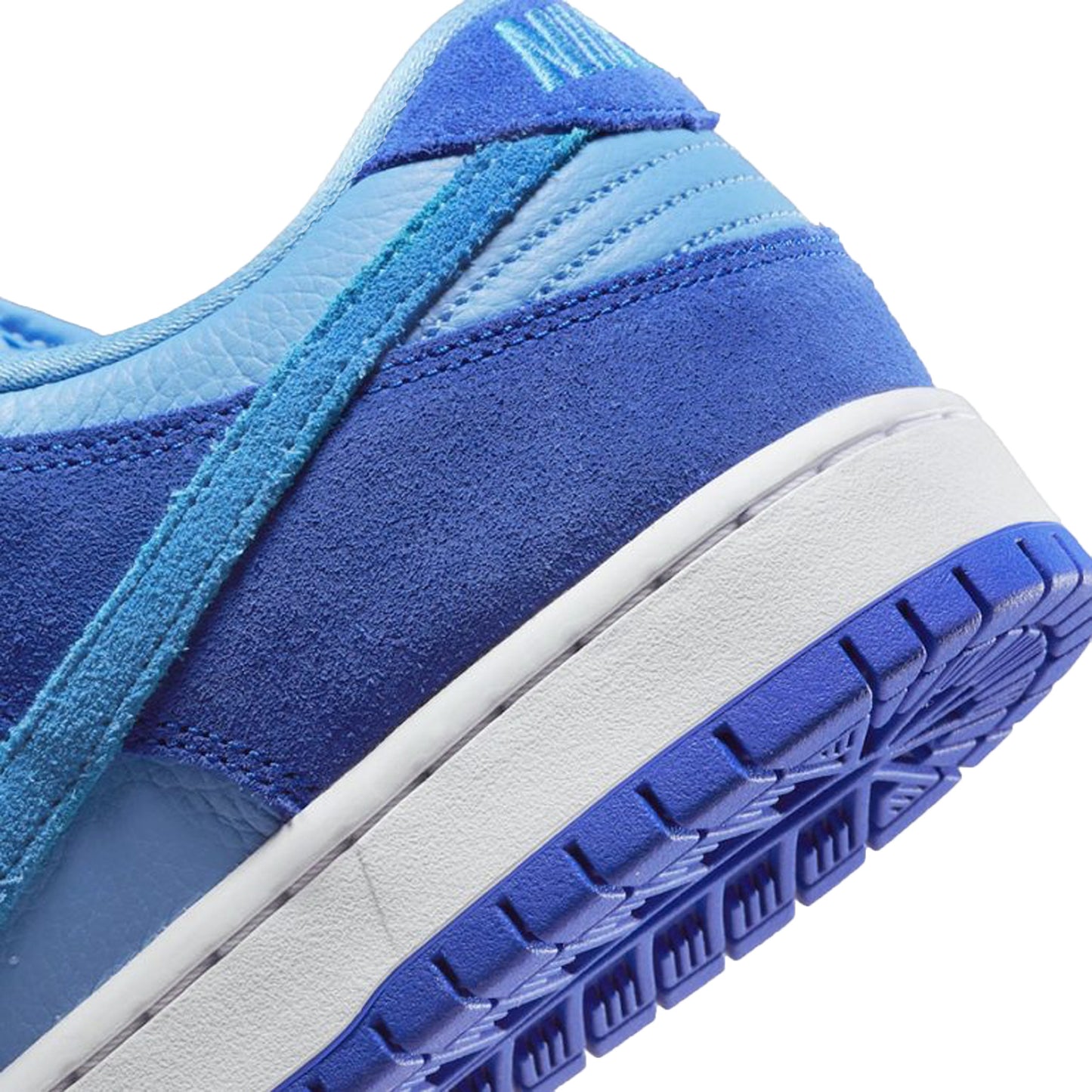 Nike SB Dunk Low Blue Raspberry