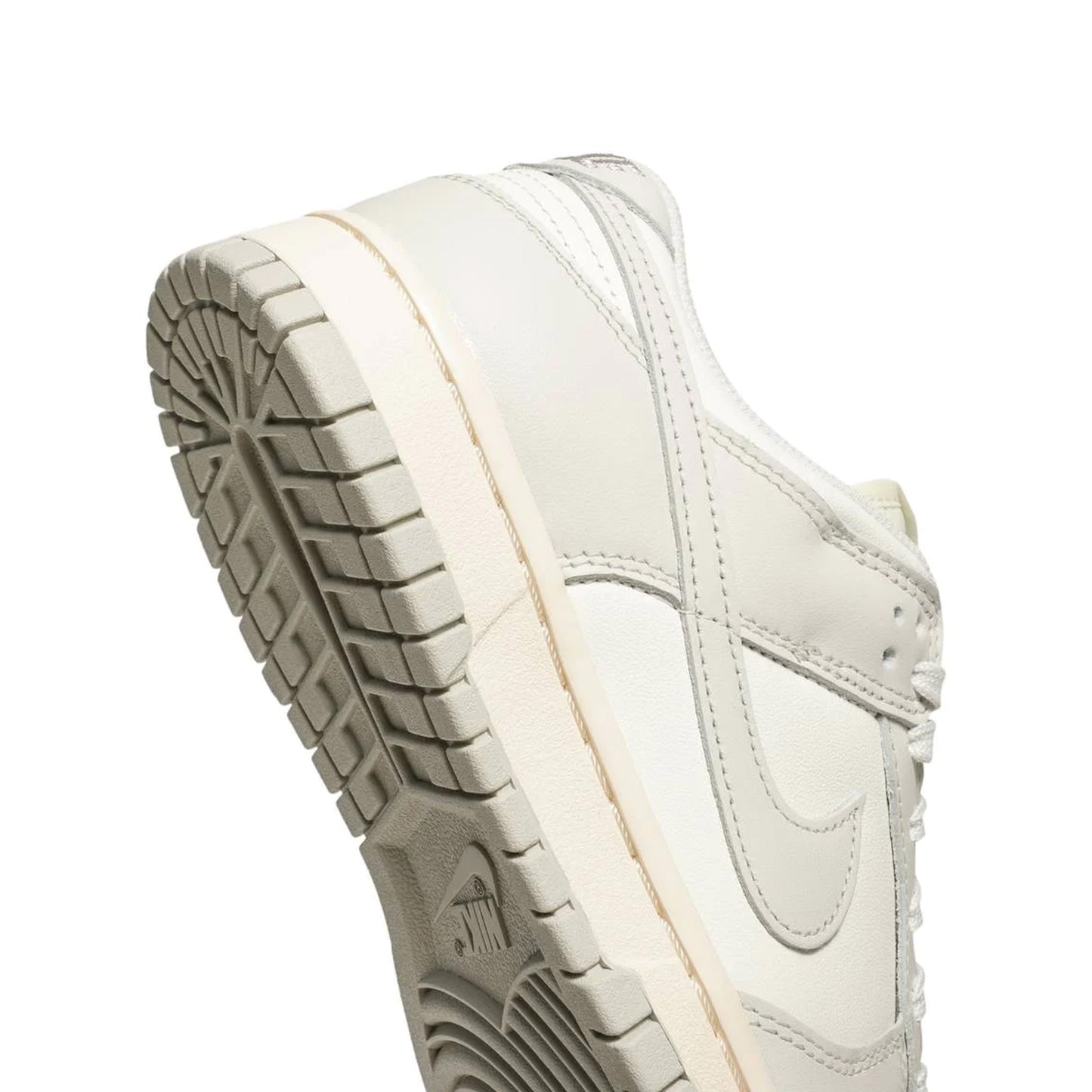 Nike Dunk Low Sail Light Bone (W)