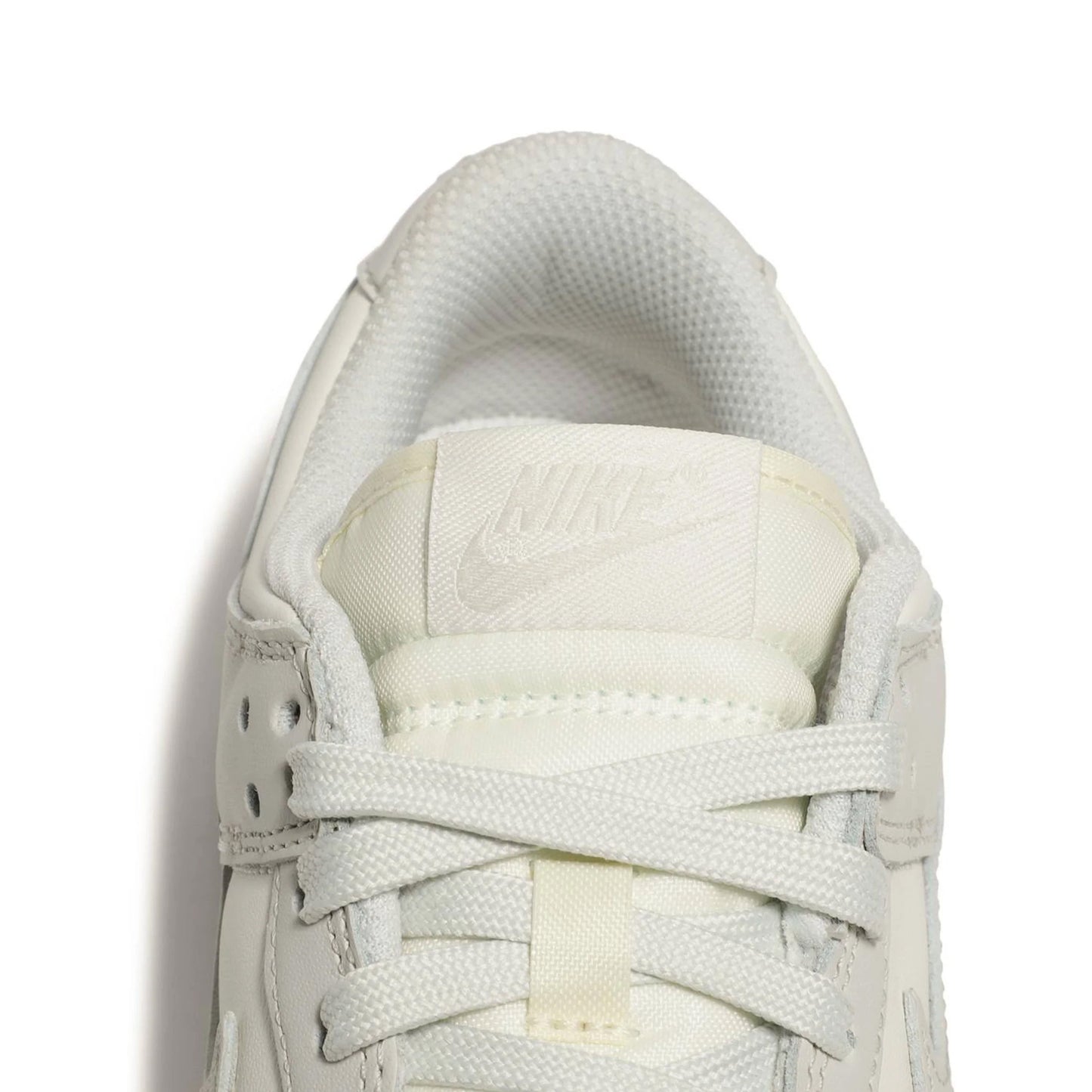 Nike Dunk Low Sail Light Bone (W)