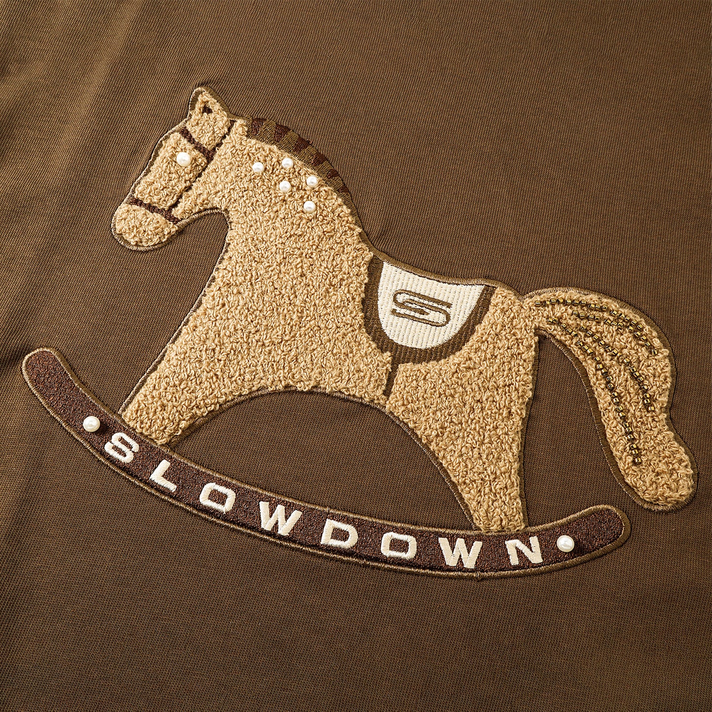 SLOWDOWN Gentle Pony Tee Brown (SS26)