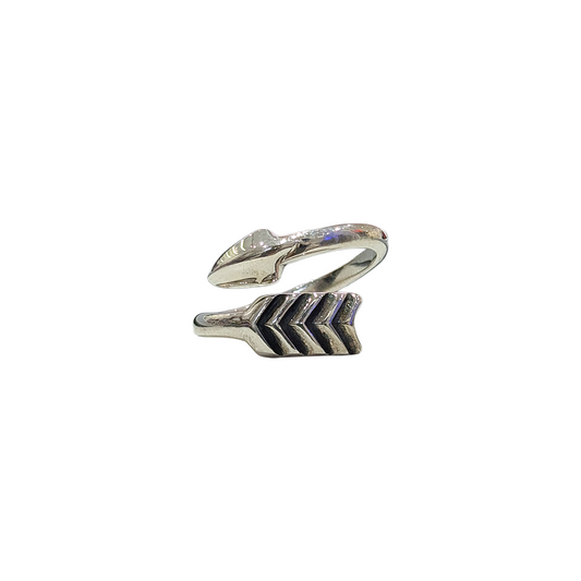 CODY SANDERSON Small Twisted Arrow Ring Silver (SS25)