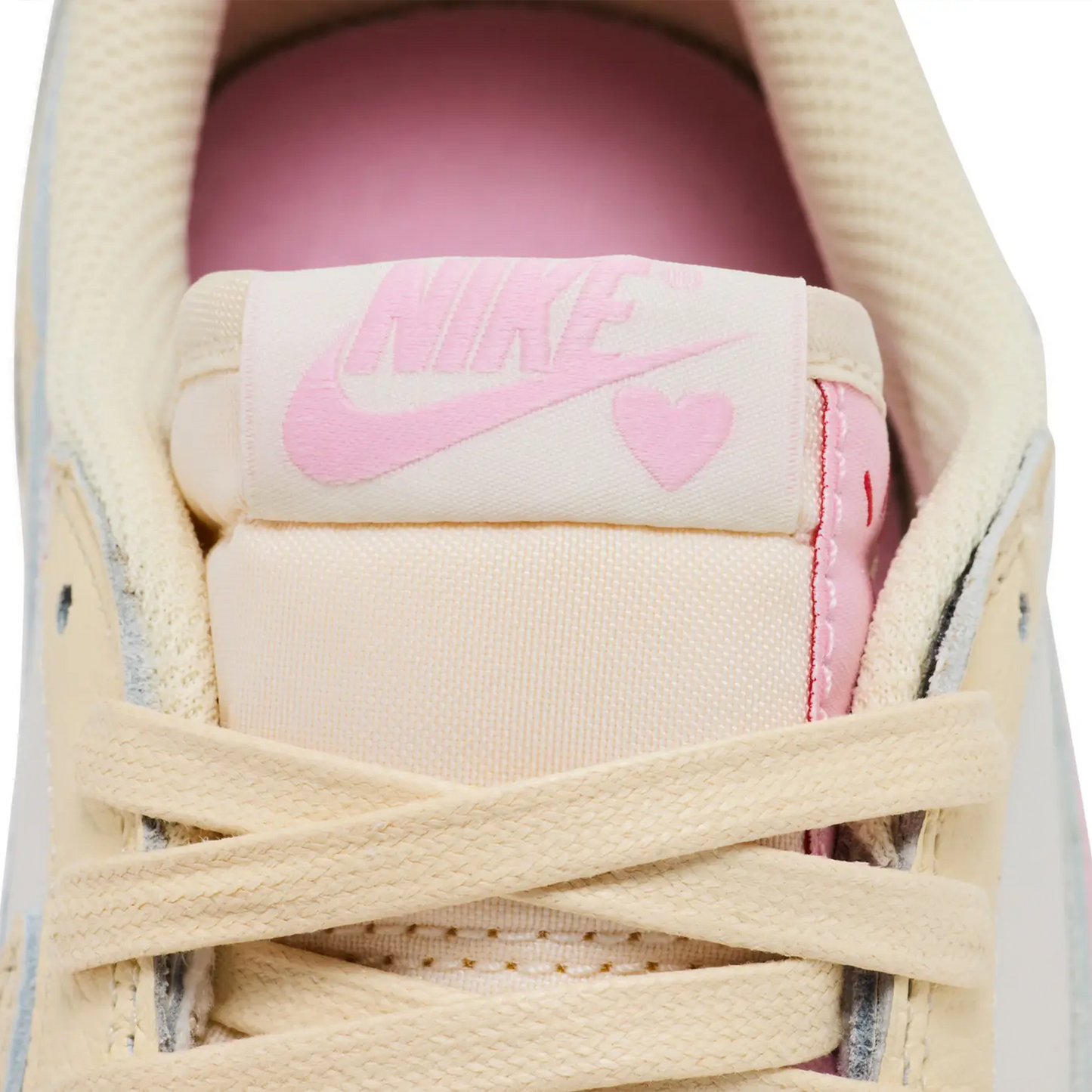 Jordan 1 Retro Low OG SP Travis Scott Shy Pink