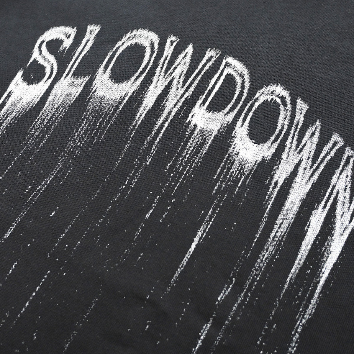 SLOWDOWN Eroded Font Tee Black (FW26)