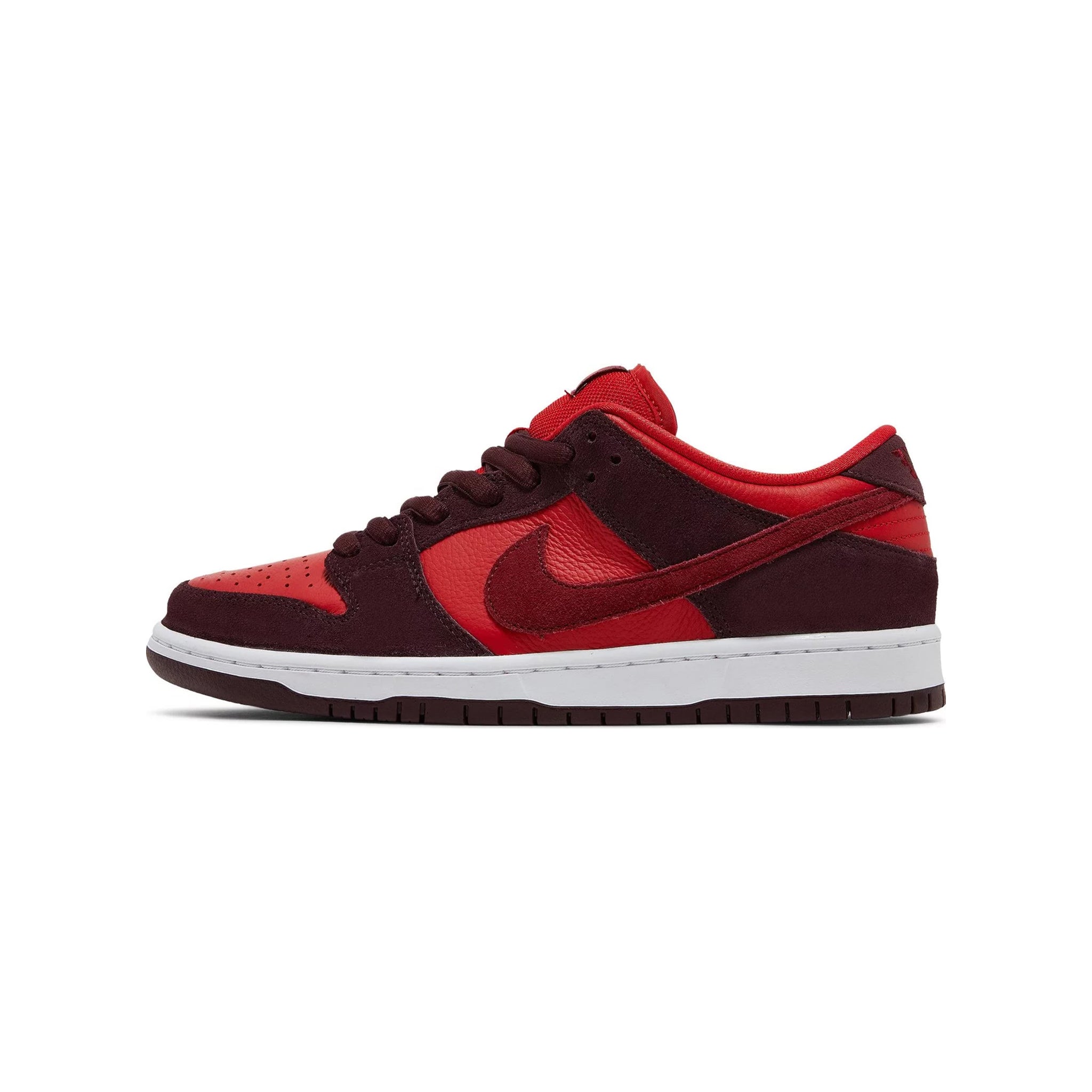 Nike SB Dunk Low Cherry â STEALPLUG KL